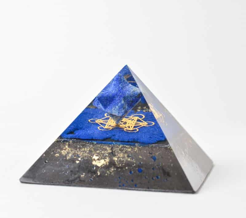 Pyramide orgonite merkaba